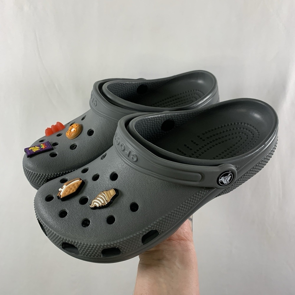 New Crocs Classic Unisex Clogs M/6 W/8 Gray Snack Charms Water Shoes Slip On